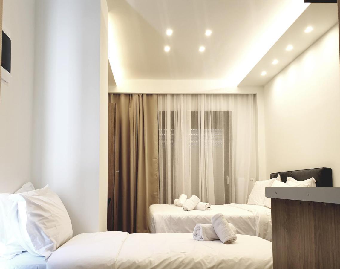 Eantos Studios And Suites Peraía 外观 照片