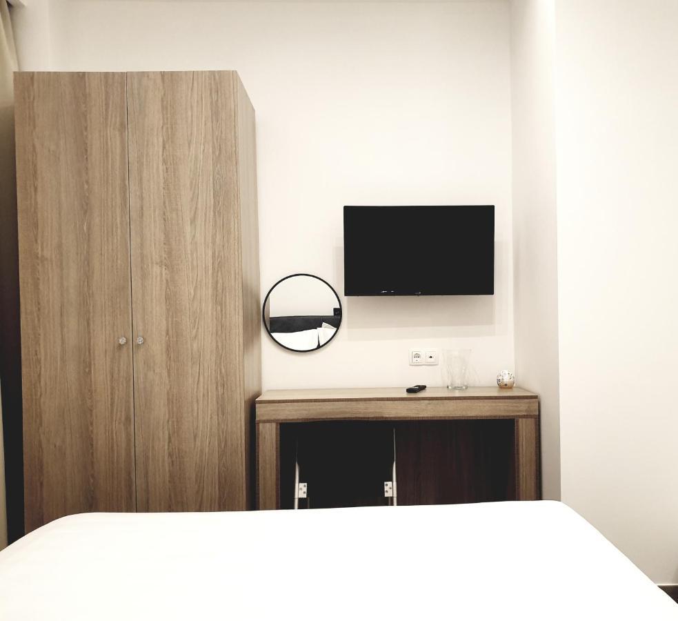 Eantos Studios And Suites Peraía 外观 照片