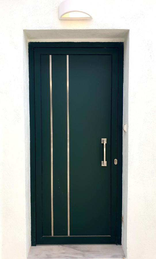 Eantos Studios And Suites Peraía 外观 照片