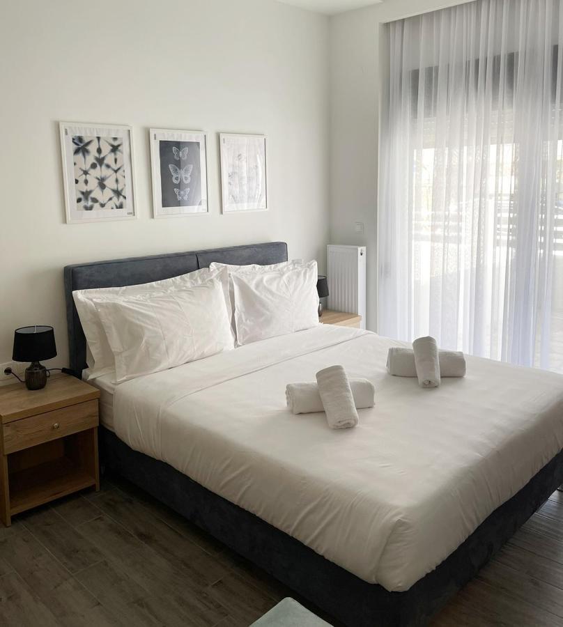 Eantos Studios And Suites Peraía 外观 照片