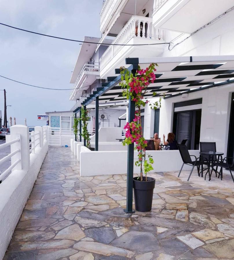 Eantos Studios And Suites Peraía 外观 照片